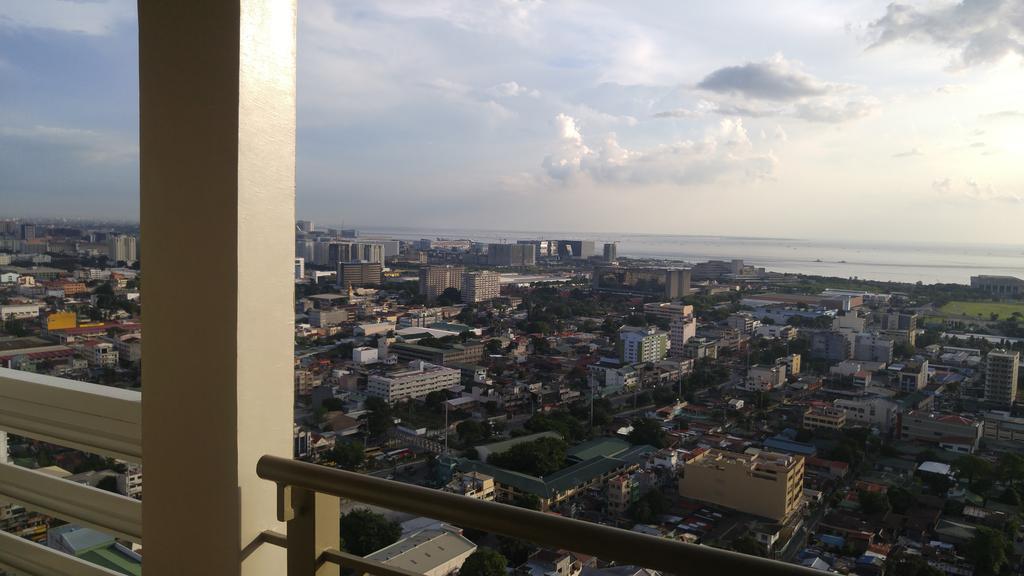 La Verti Residences Sunset View Manila Bagian luar foto